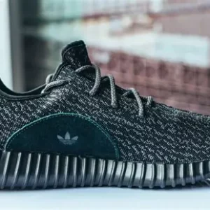 Yeezy Boost 350 SPLY Black – Iconic Stripe Design Authentic